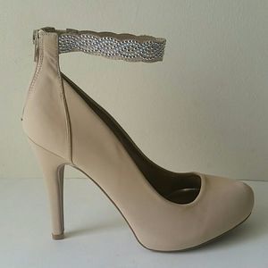 Qupid waltz heels